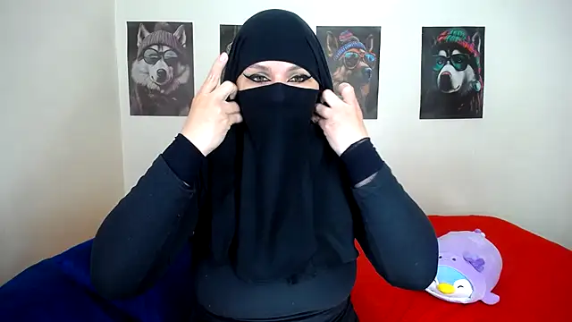 Snapshot of evelyn__salah chatting on October 6, 11:05 pm evelyn salah online show from October 6, 11:05 pm