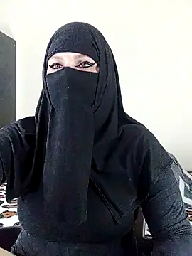 Snapshot of evelyn__salah chatting on July 3, 8:48 pm evelyn salah online show from July 3, 8:48 pm