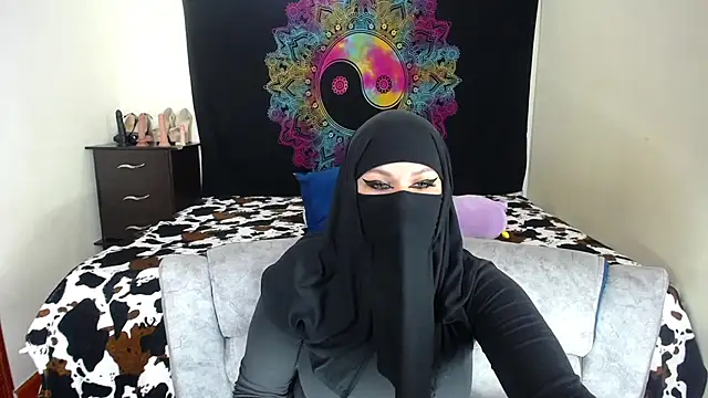 Snapshot of evelyn__salah chatting on November 28, 11:49 pm evelyn salah online show from November 28, 11:49 pm