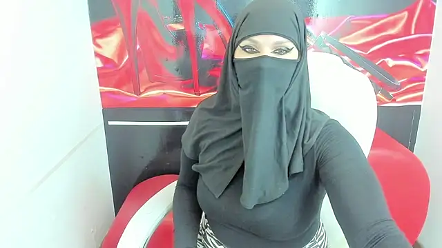 evelyn  salah online show from January 14, 9:51 pm