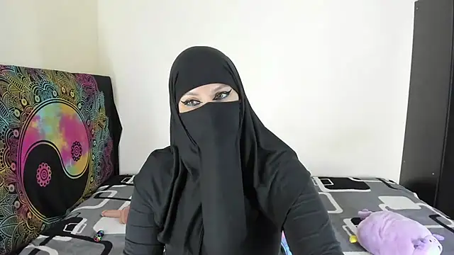 Snapshot of evelyn__salah chatting on July 19, 12:30 am evelyn salah online show from July 19, 12:30 am