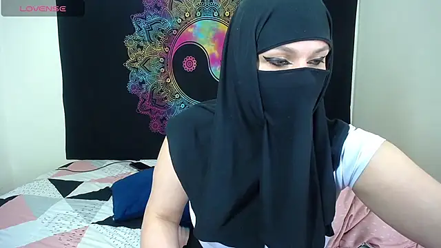 Snapshot of evelyn__salah chatting on October 26, 12:44 am evelyn salah online show from October 26, 12:44 am