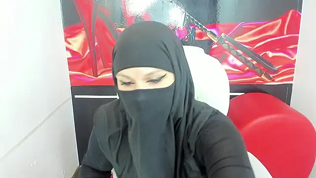 evelyn  salah online show from January 8, 10:05 pm