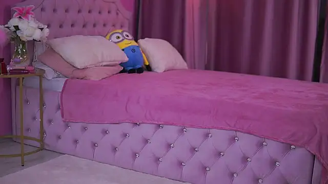 AshleySinn online show from March 19, 4:45 pm