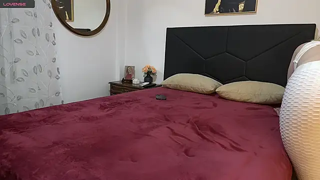 adellle online show from June 3, 9:54 am
