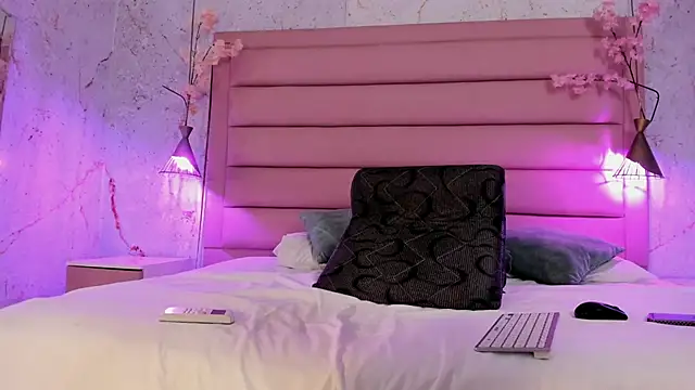 Scarleett 22 online show from December 5, 8:06 pm