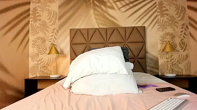 Scarleett 22 online show from May 16, 7:57 pm