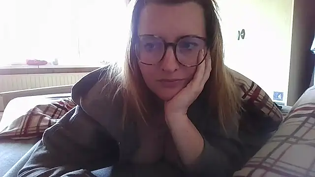 LiquidLeonie online show from March 19, 8:14 am