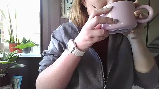 LiquidLeonie online show from March 17, 1:58 pm