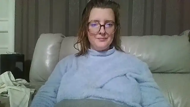 LiquidLeonie online show from March 28, 4:57 am