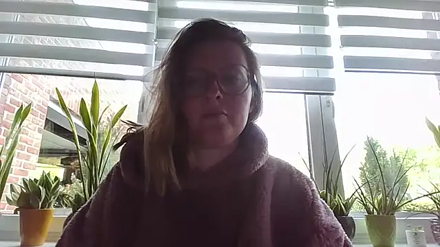 LiquidLeonie online show from April 27, 3:54 pm