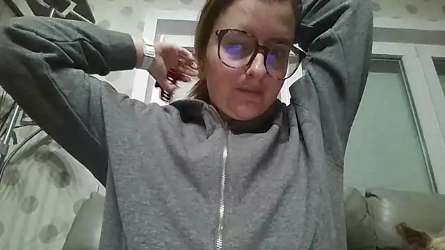 LiquidLeonie online show from March 18, 5:32 am