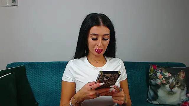 Snapshot of SaraDaisy chatting on October 28, 5:45 pm SaraDaisy online show from October 28, 5:45 pm