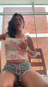 Snapshot of sexi_noemi chatting on March 21, 5:56 pm sexi noemi online show from March 21, 5:56 pm