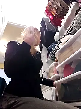 AmethystFoxx online show from November 19, 10:21 pm