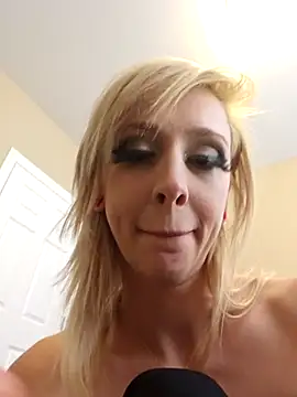 AmethystFoxx online show from March 9, 8:34 pm