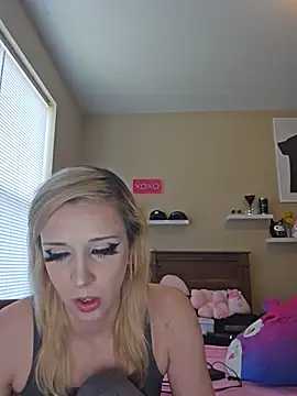 AmethystFoxx online show from May 28, 5:30 pm