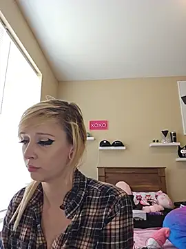 Snapshot of AmethystFoxx chatting on June 20, 5:40 pm AmethystFoxx online show from June 20, 5:40 pm
