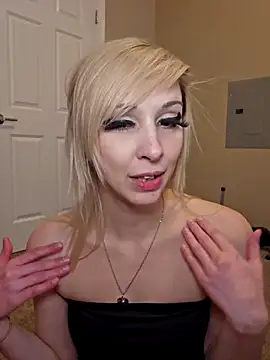 AmethystFoxx online show from February 17, 10:40 pm