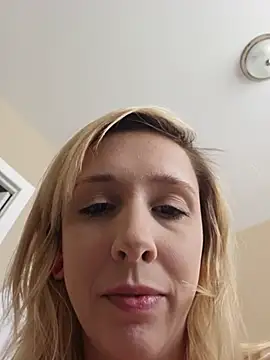 Snapshot of AmethystFoxx chatting on July 3, 7:42 pm AmethystFoxx online show from July 3, 7:42 pm