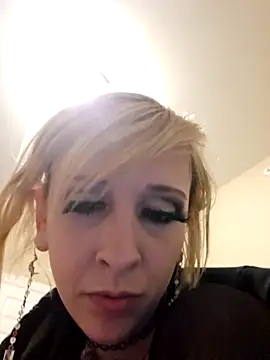 AmethystFoxx online show from March 30, 5:31 am