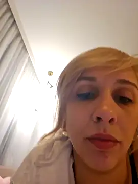 AmethystFoxx online show from February 28, 6:35 am