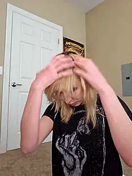 AmethystFoxx online show from April 10, 5:31 pm