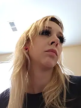 Snapshot of AmethystFoxx chatting on July 9, 3:22 pm AmethystFoxx online show from July 9, 3:22 pm