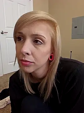 AmethystFoxx online show from February 21, 9:28 pm