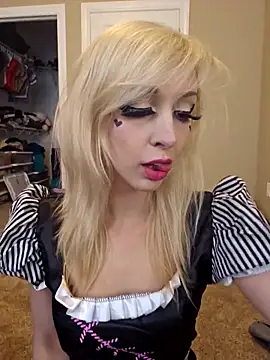 AmethystFoxx online show from October 27, 9:38 pm