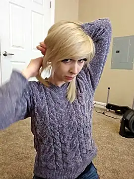 AmethystFoxx online show from February 11, 6:30 pm