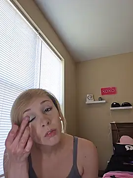 AmethystFoxx online show from May 29, 6:36 pm