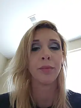 AmethystFoxx online show from May 15, 5:11 pm