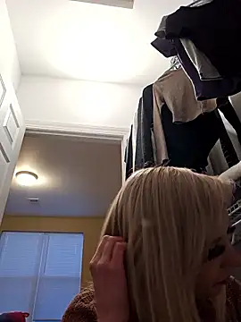 AmethystFoxx online show from January 5, 10:24 pm