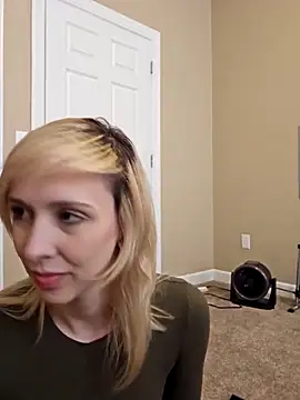 AmethystFoxx online show from February 16, 9:24 pm