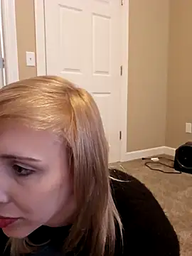 AmethystFoxx online show from February 19, 10:29 pm