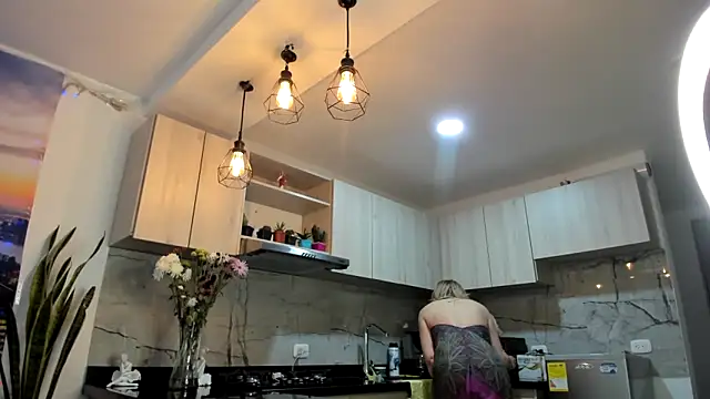 Snapshot of ashleymilf_1 chatting on March 1, 1:51 pm ashleymilf 1 online show from March 1, 1:51 pm