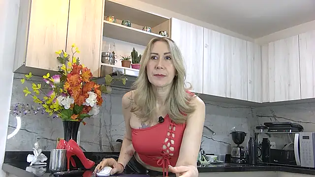 Snapshot of ashleymilf_1 chatting on June 7, 6:13 pm ashleymilf 1 online show from June 7, 6:13 pm