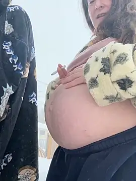 Mini And The Bear online show from April 4, 5:08 pm