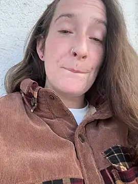 Mini And The Bear online show from April 9, 4:35 pm