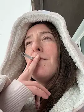 Mini And The Bear online show from February 19, 7:44 pm