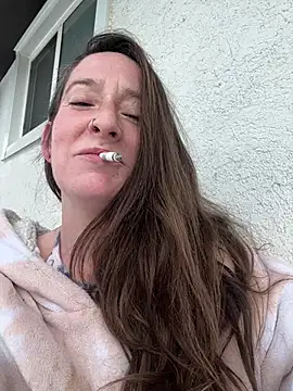 Mini And The Bear online show from March 10, 3:16 pm