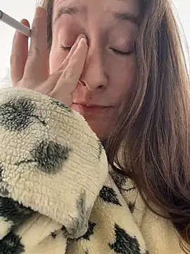 Mini And The Bear online show from March 25, 3:33 pm