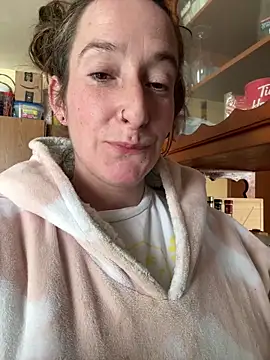 Mini And The Bear online show from February 26, 4:07 pm