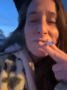 Mini And The Bear online show from March 15, 12:28 am