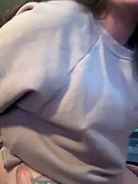 Mini And The Bear online show from March 23, 5:46 pm