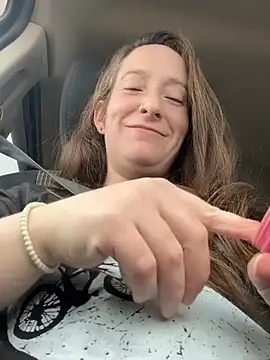 Mini And The Bear online show from March 15, 8:05 pm