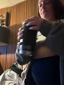 Mini And The Bear online show from February 25, 12:00 am