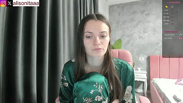 daddysgirl2222 online show from March 12, 11:33 pm