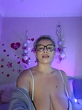 BellaBellaHot online show from December 4, 11:09 am